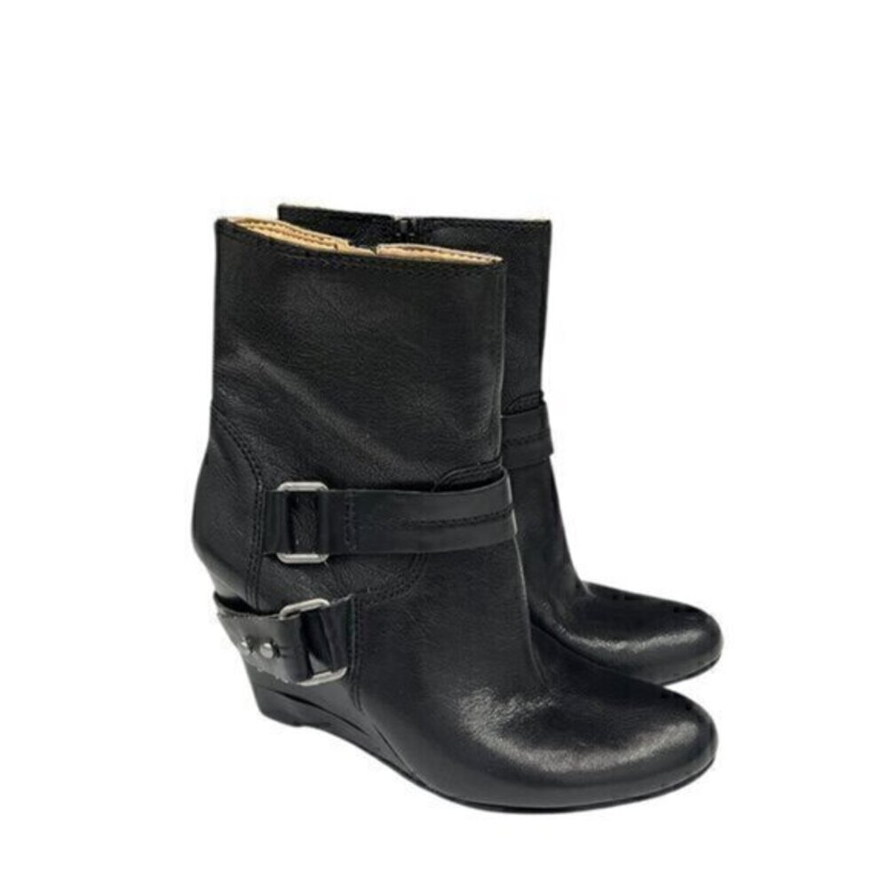 Nine West Almond Toe Black Leather Boots size 7AA